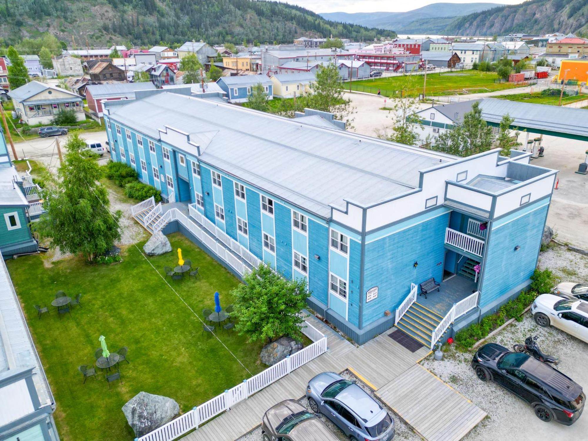Holland America Dawson City Inn Exteriör bild