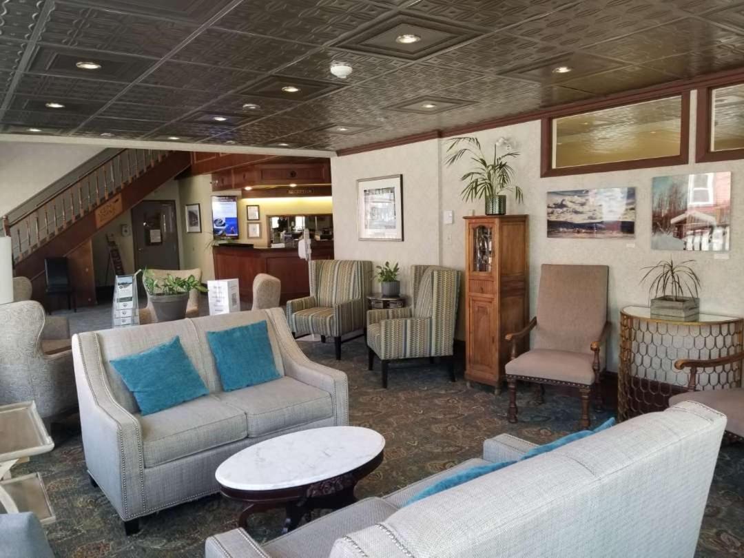 Holland America Dawson City Inn Exteriör bild
