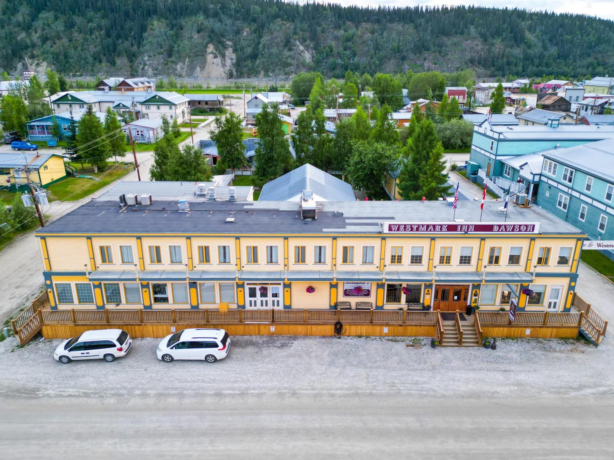 Holland America Dawson City Inn Exteriör bild
