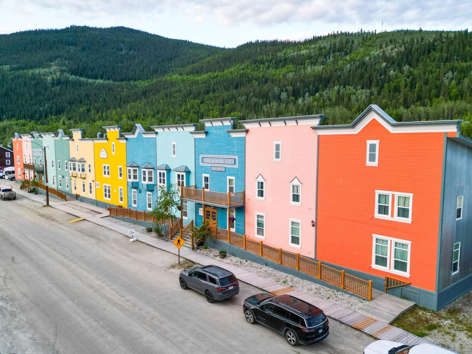 Holland America Dawson City Inn Exteriör bild